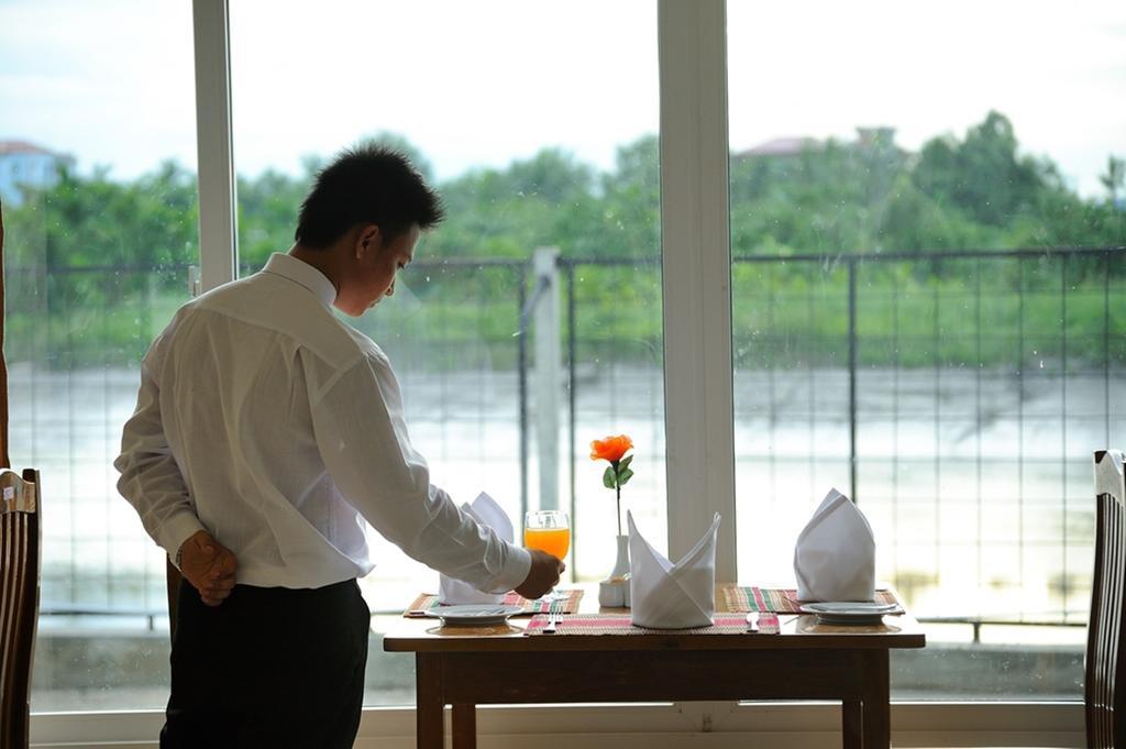 Royal Golden View Hotel Yangon Luaran gambar