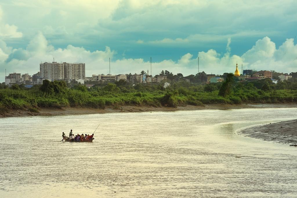 Royal Golden View Hotel Yangon Luaran gambar